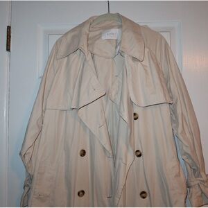 Meshki Cream Trench Coat Size XS